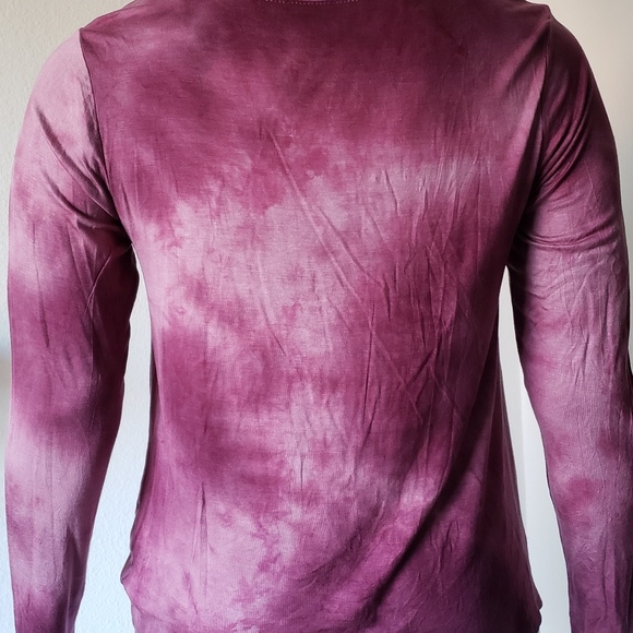 V-neck tie-dye t-shirt - Picture 3 of 3